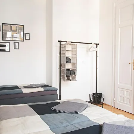Hostel Bon